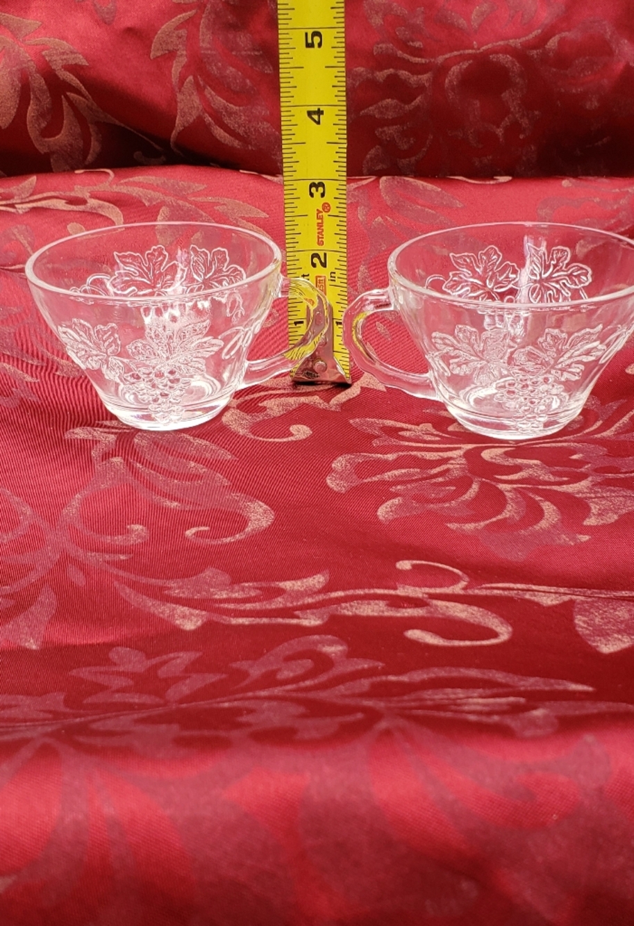 Anchor Hocking Clear Embossed Grape Grapevine Leaves Pattern Glass - Set of 2